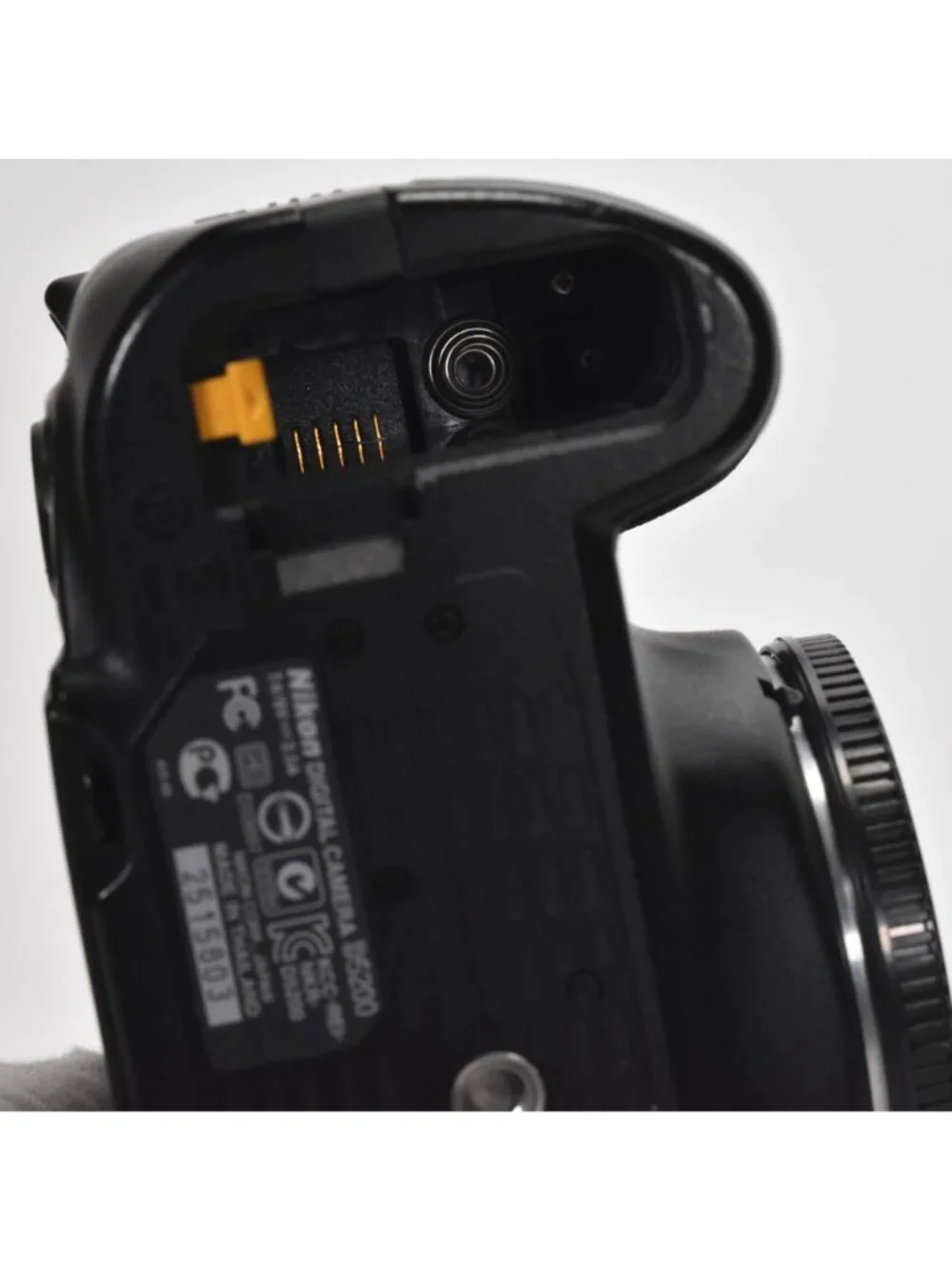 Nikon D5200 DSLR Camera 24.1MP 18-55mm Lens HD Video 7,822 Clicks 128GB SD Card